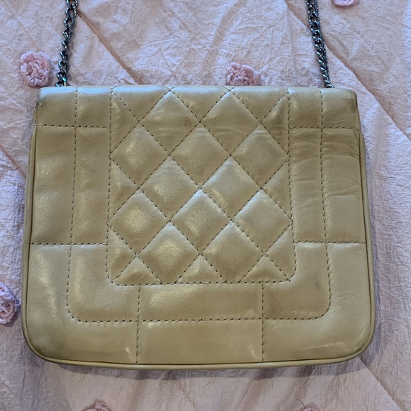 Authentic Vintage Chanel Crossbody Purse - Picture 2 of 11